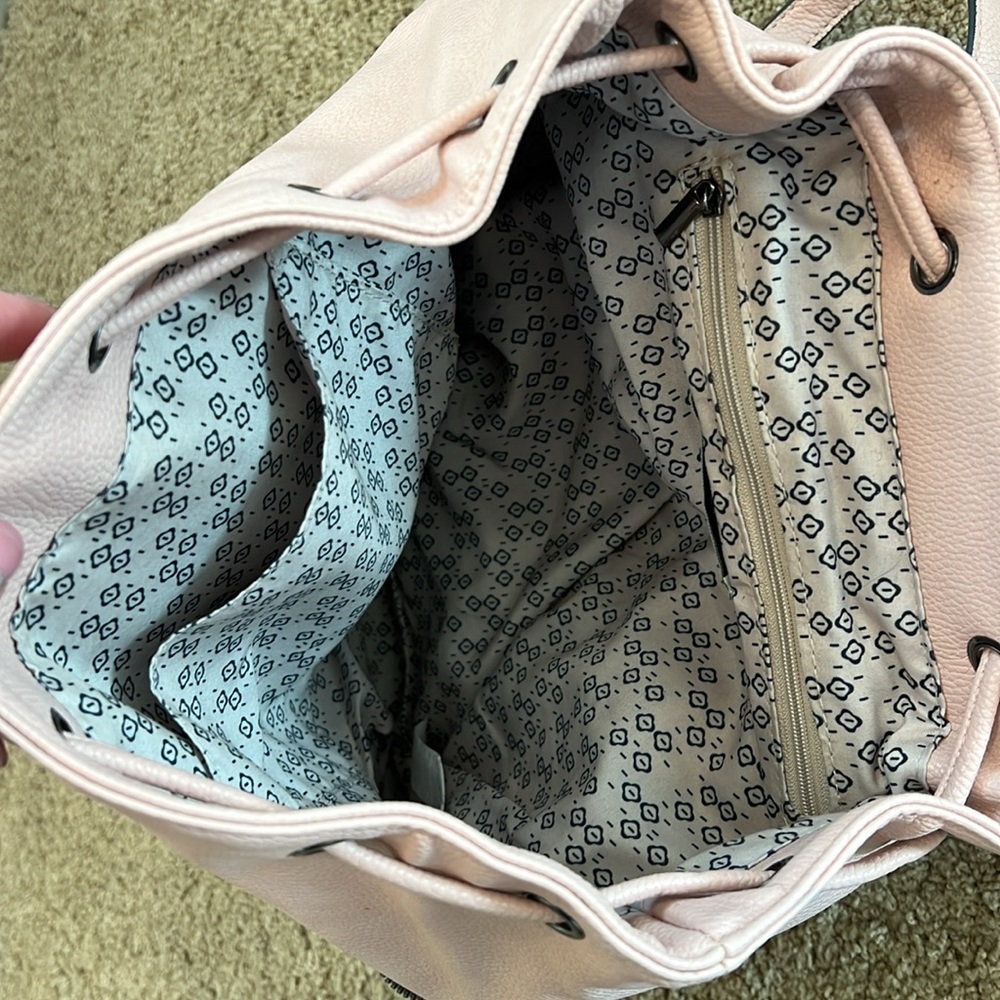 Backpack - Picture 3 of 3